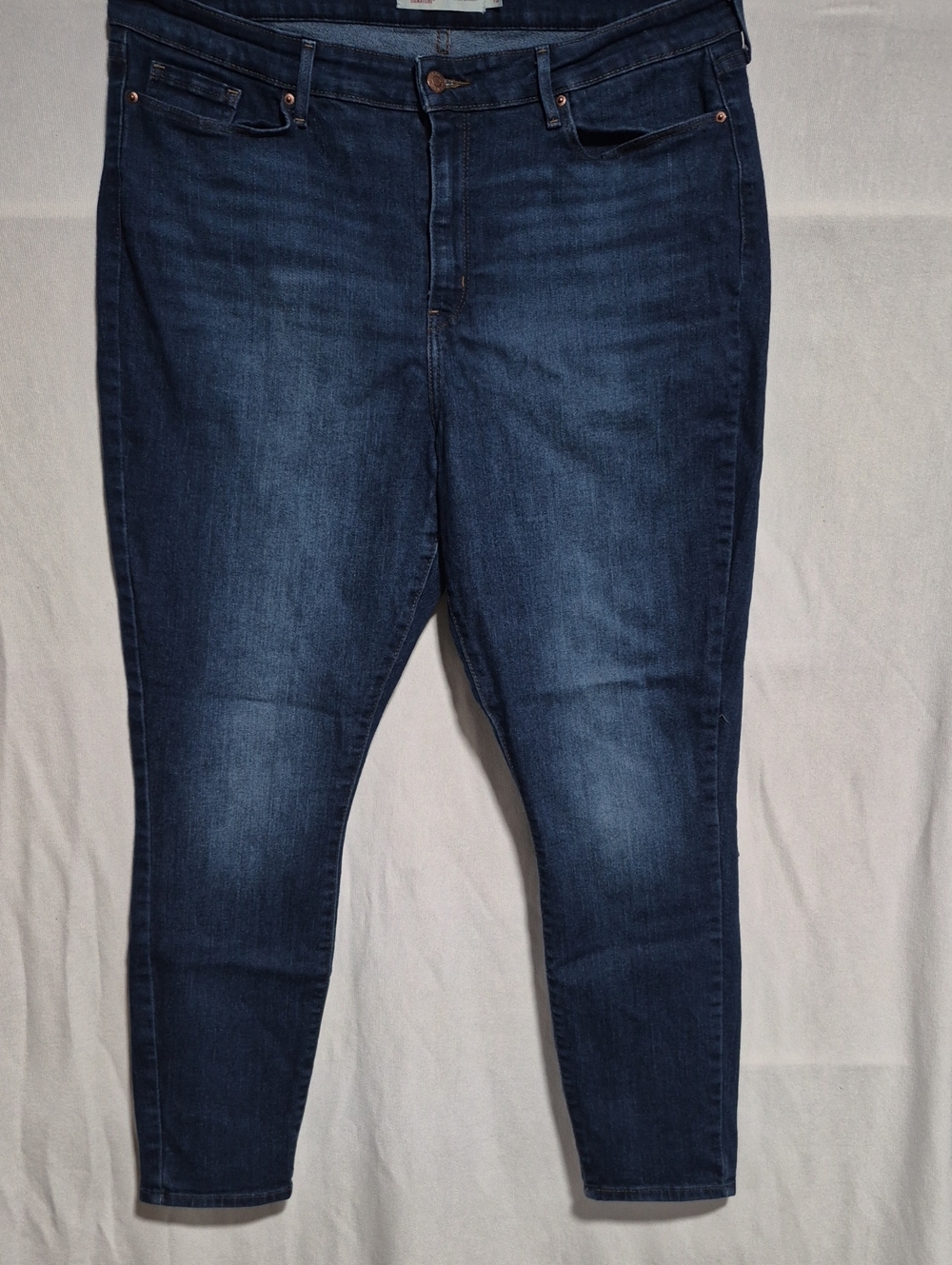 Levi Mid Rise Skinny - Picture 2 of 5